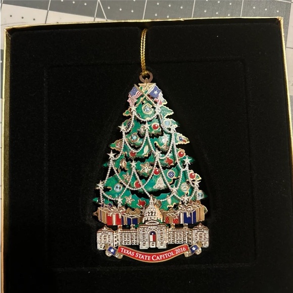 NIB 2016 Christmas Texas State Capitol Ornament - Picture 2 of 3
